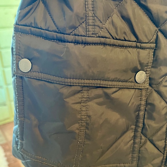 Banana Republic Women's Puffer Vest - Picture 6 of 10